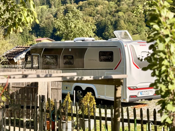 Weyererhof am Samerberg: Stellplatz auf dem Bio-Bauernhof bei Rosenheim